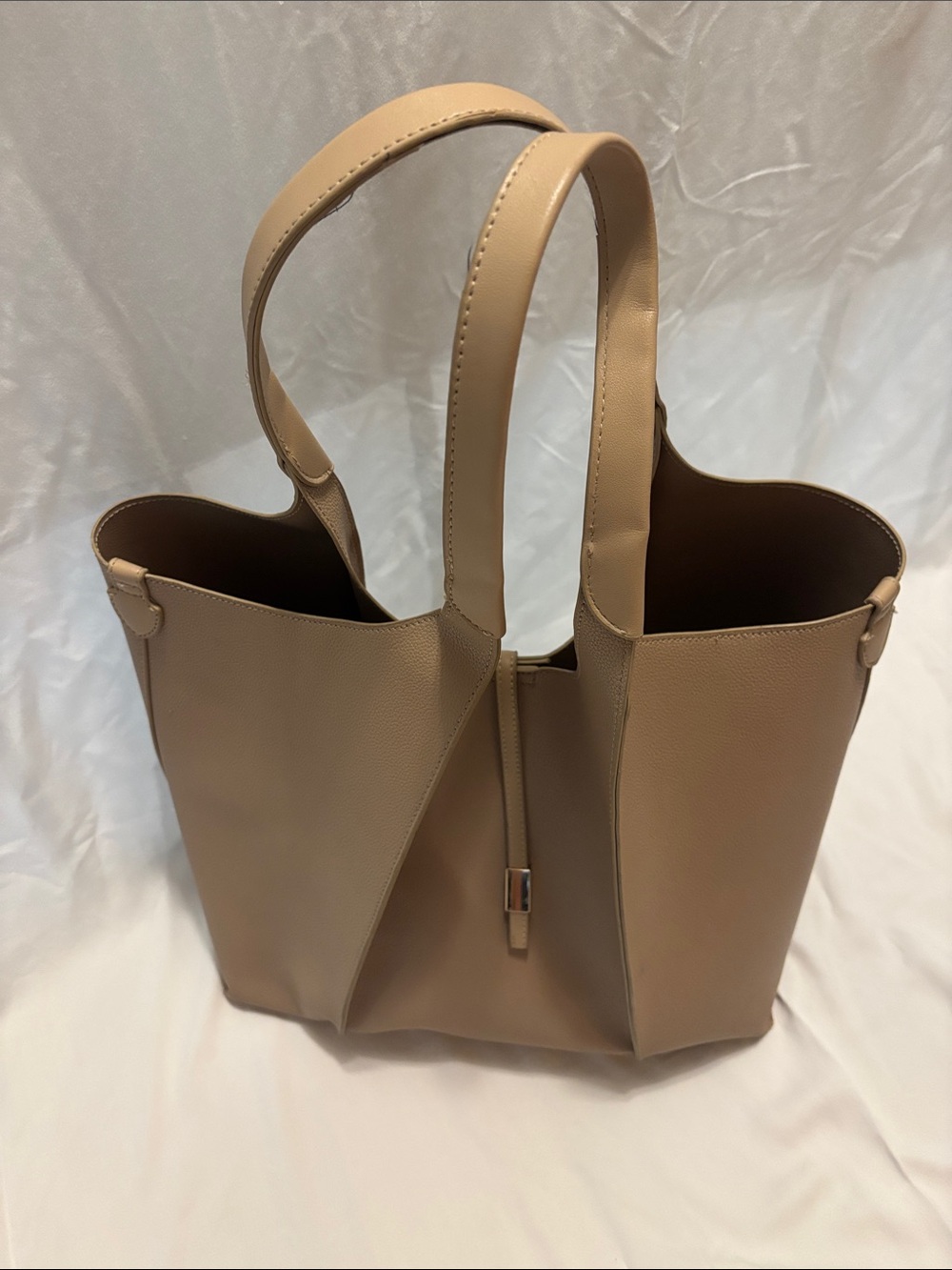 Classic Beige Tote Bag - Sleek Everyday Carry